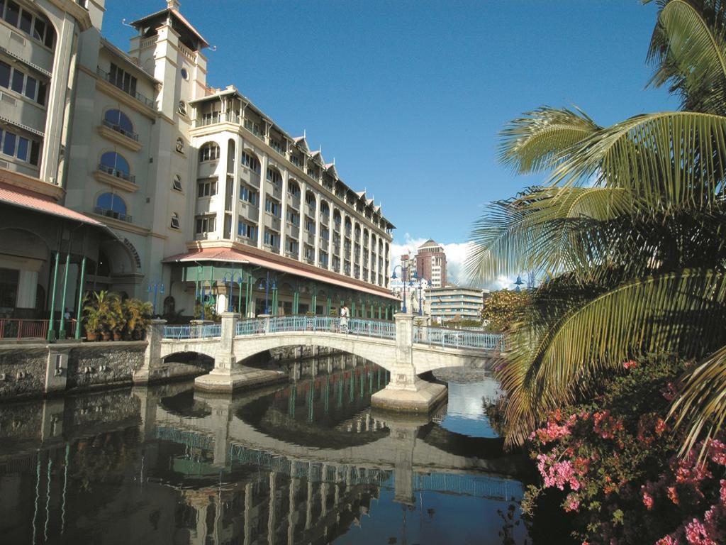 Port Louis & Cratère Trou aux Cerfs — City Tour — gros plan